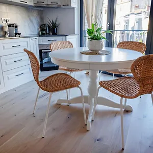 The Corner Luxe Bucureşti
